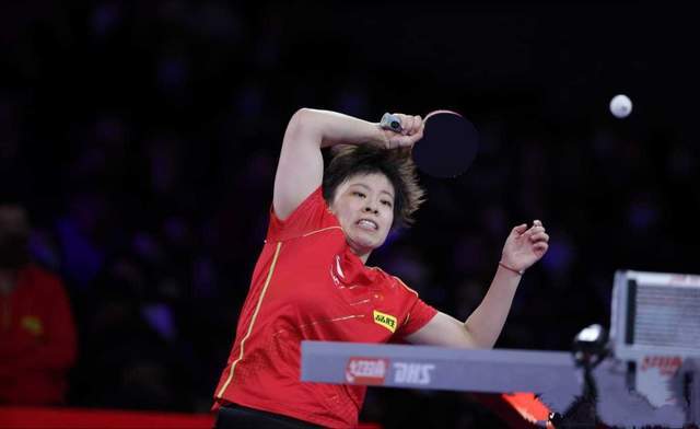 迫使蓝黑军 迫使蓝黑军