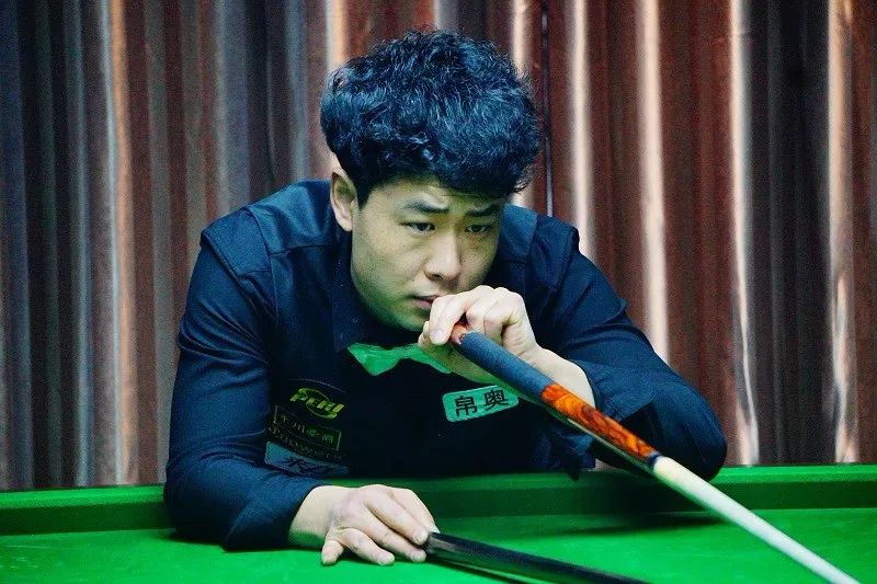 球落后边缘 球落后边缘